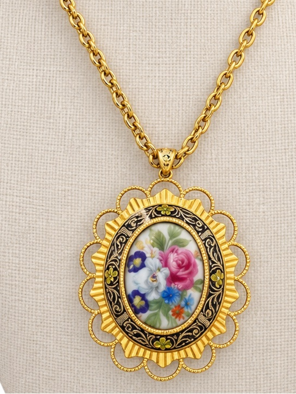 Vintage Givenchy 1977 Signed Floral Pendant Necklace Gold Tone
